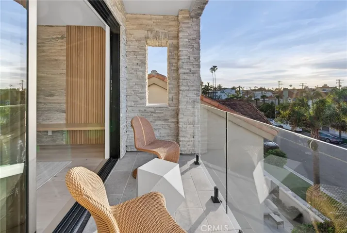 520 11th Street, Huntington Beach, California 92648