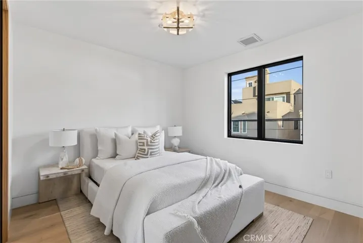 520 11th Street, Huntington Beach, California 92648