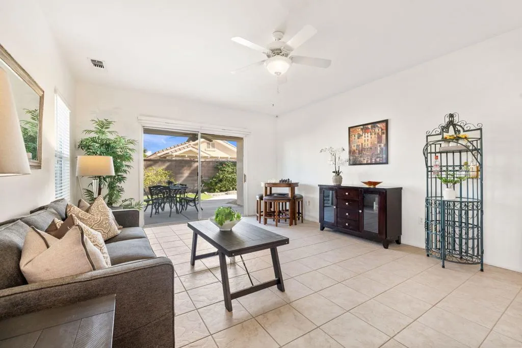 78512 Glastonbury Way, Palm Desert, California 92211 home-pic-10