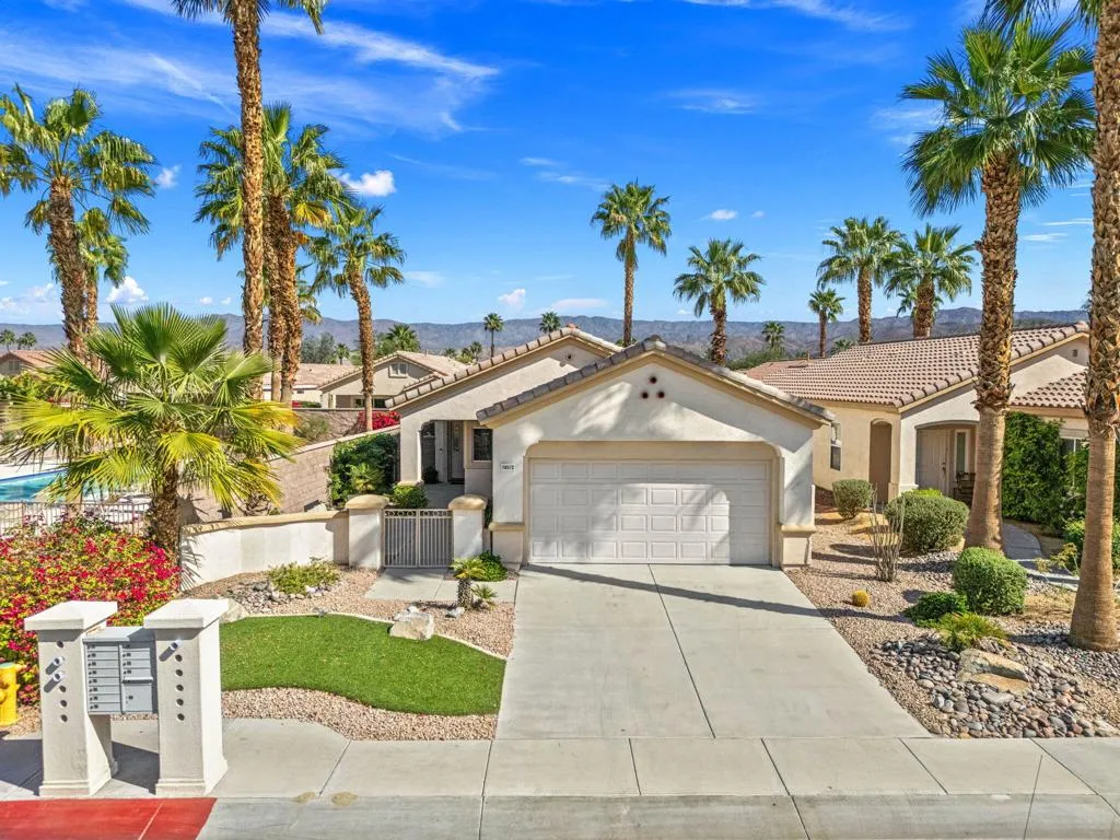 78512 Glastonbury Way, Palm Desert, California 92211 home-pic-1