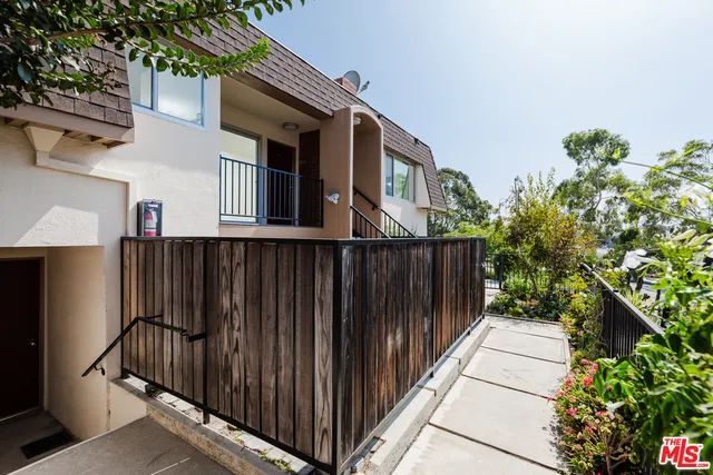 Private Fenced in Outdoor Spac
