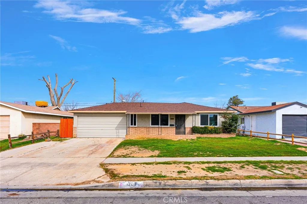 1289 Boyden, Lancaster, California 93534 home-pic-1