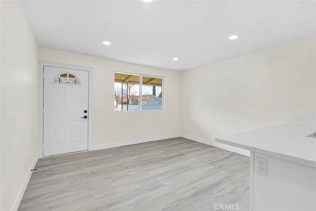 1289 Boyden, Lancaster, California 93534 home-pic-9