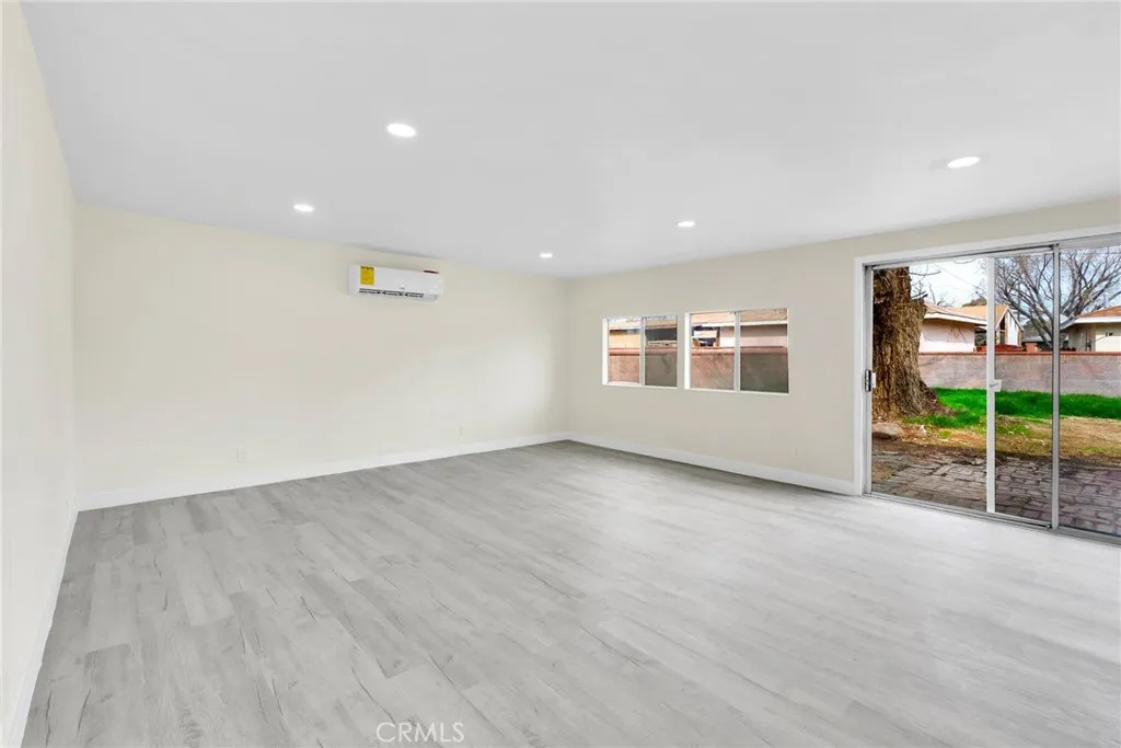 1289 Boyden, Lancaster, California 93534 home-pic-14