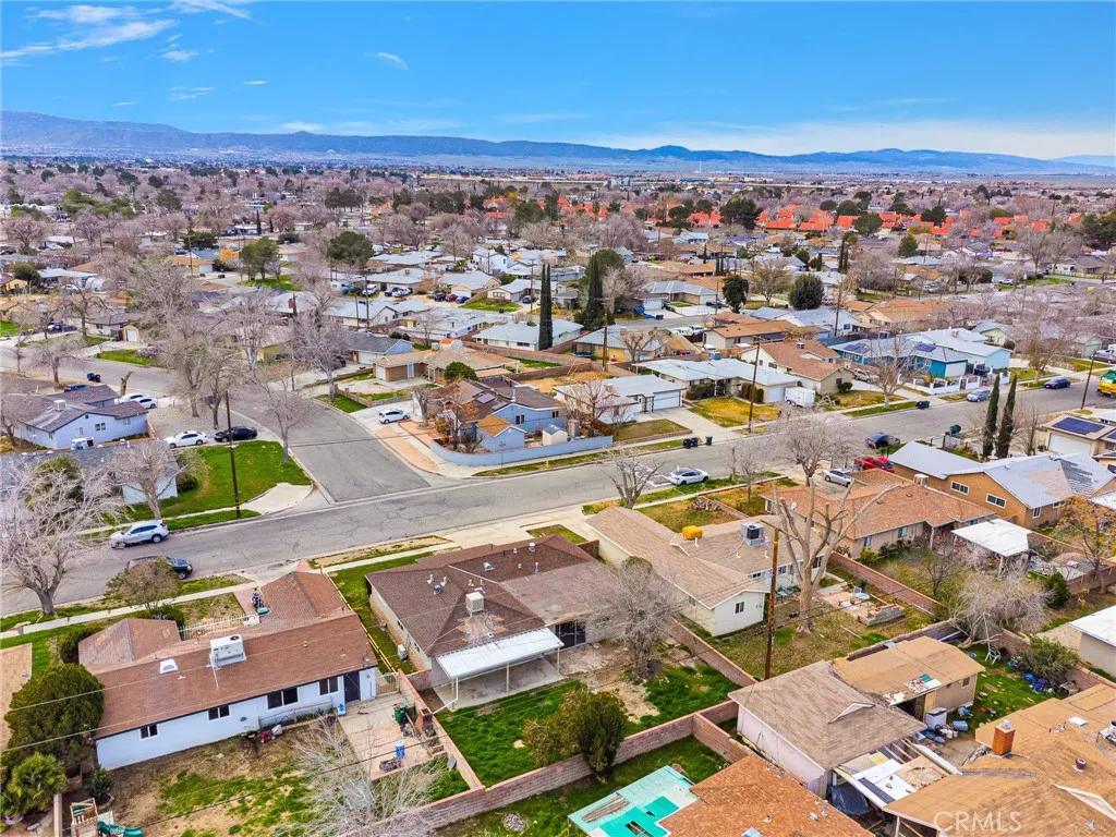 1289 Boyden, Lancaster, California 93534 home-pic-37