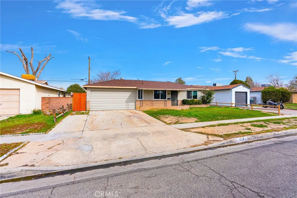 1289 Boyden, Lancaster, California 93534 home-pic-5