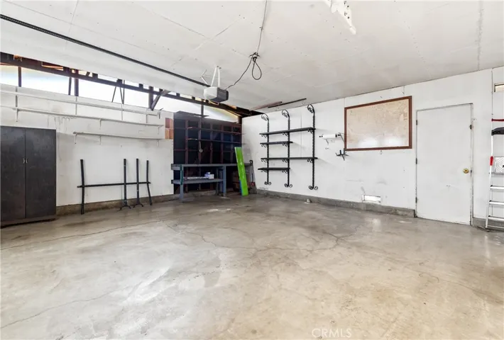 Oversized 2-car garage