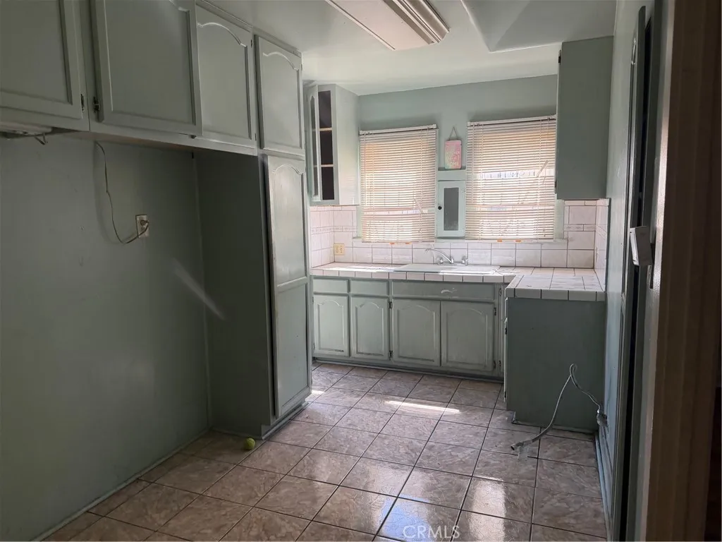 Unit 2 kitchen
