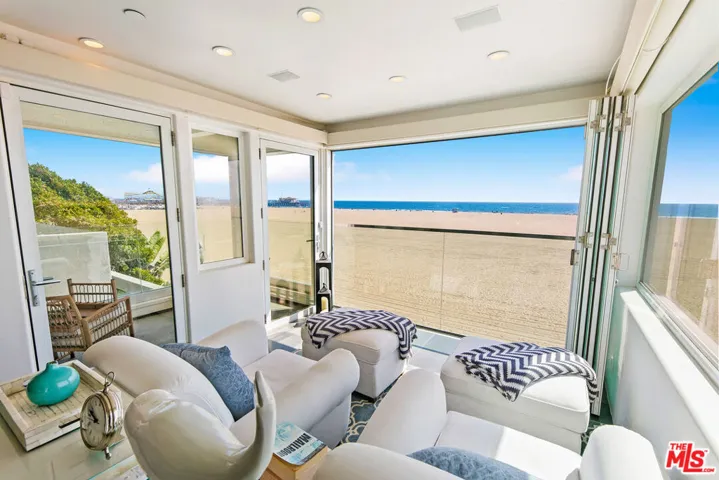 1341 Palisades Beach Road, Santa Monica, California 90401