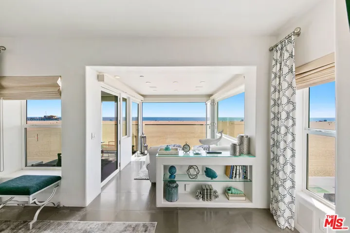 1341 Palisades Beach Road, Santa Monica, California 90401
