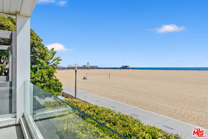 1341 Palisades Beach Road, Santa Monica, California 90401
