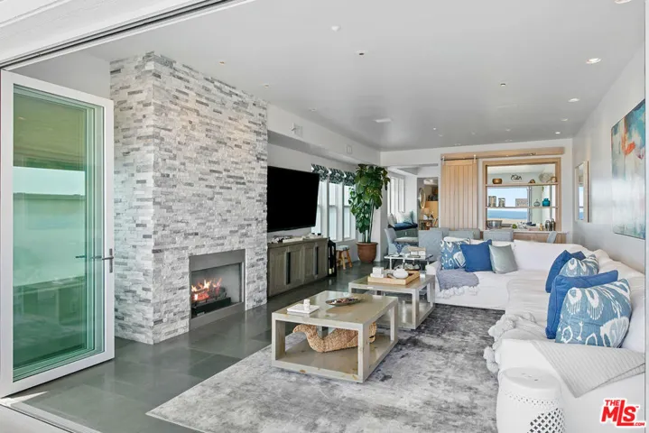 1341 Palisades Beach Road, Santa Monica, California 90401