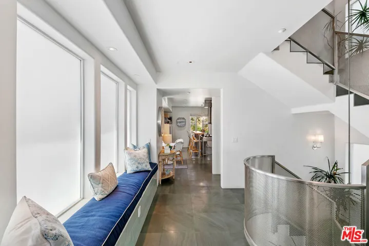 1341 Palisades Beach Road, Santa Monica, California 90401