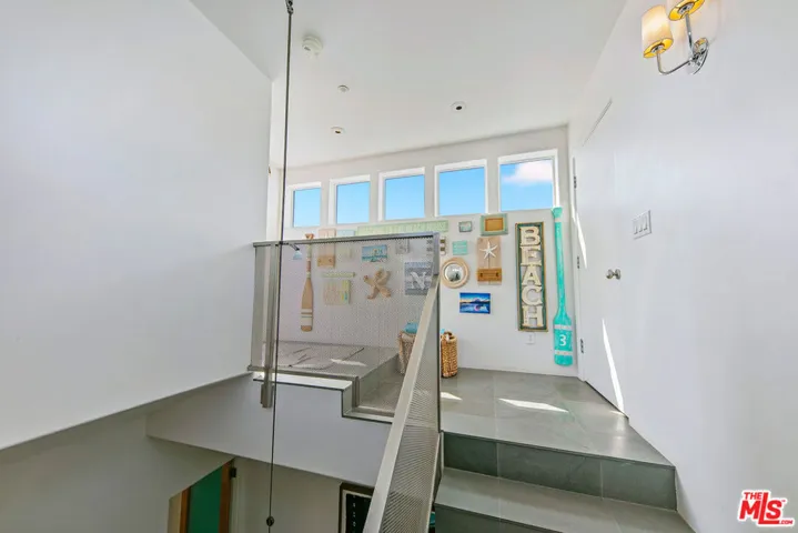 1341 Palisades Beach Road, Santa Monica, California 90401