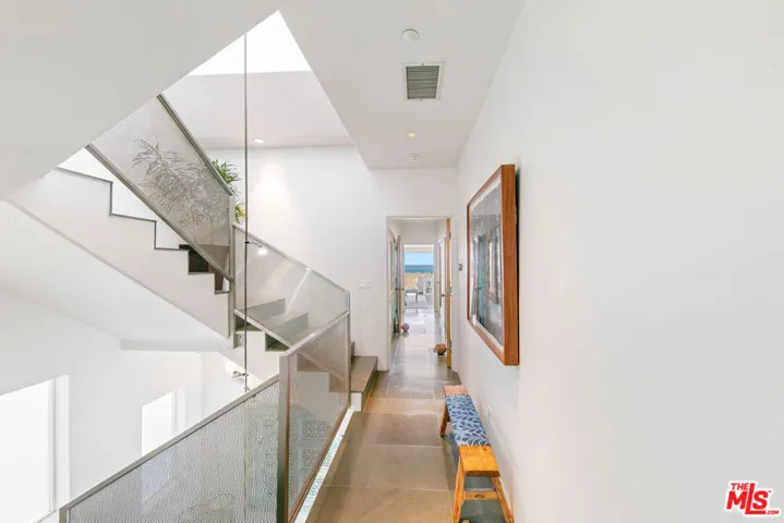 1341 Palisades Beach Road, Santa Monica, California 90401