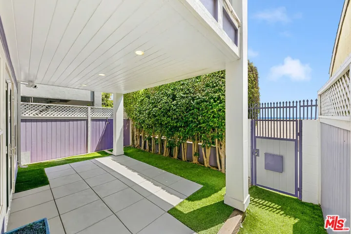 1341 Palisades Beach Road, Santa Monica, California 90401
