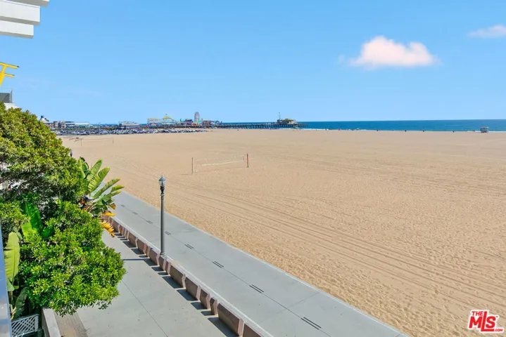 1341 Palisades Beach Road, Santa Monica, California 90401