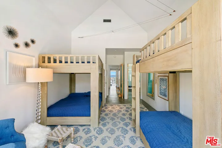 1341 Palisades Beach Road, Santa Monica, California 90401