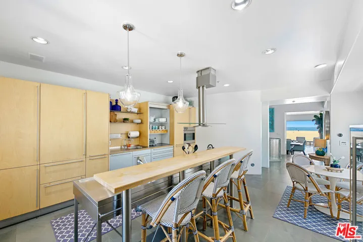 1341 Palisades Beach Road, Santa Monica, California 90401
