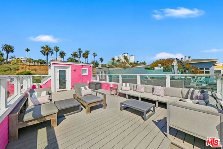 1341 Palisades Beach Road, Santa Monica, California 90401