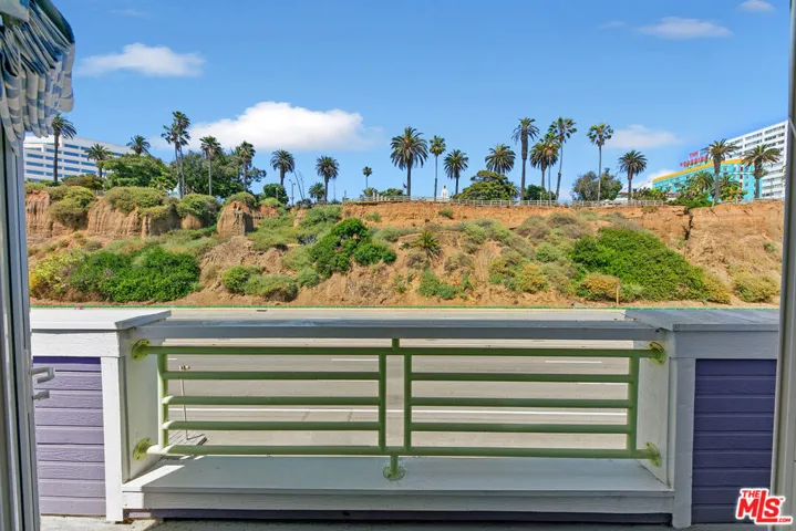 1341 Palisades Beach Road, Santa Monica, California 90401