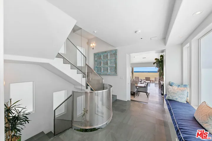 1341 Palisades Beach Road, Santa Monica, California 90401