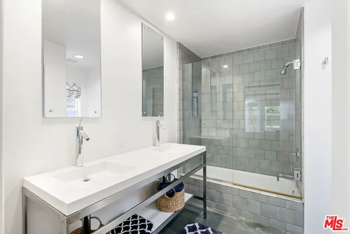 1341 Palisades Beach Road, Santa Monica, California 90401