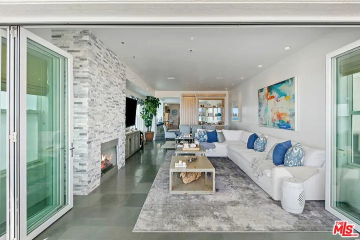 1341 Palisades Beach Road, Santa Monica, California 90401