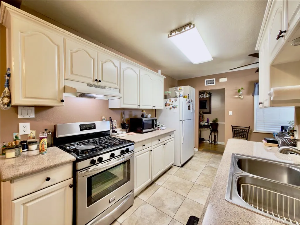 618 N Lazard, San Fernando, California 91340 home-pic-3