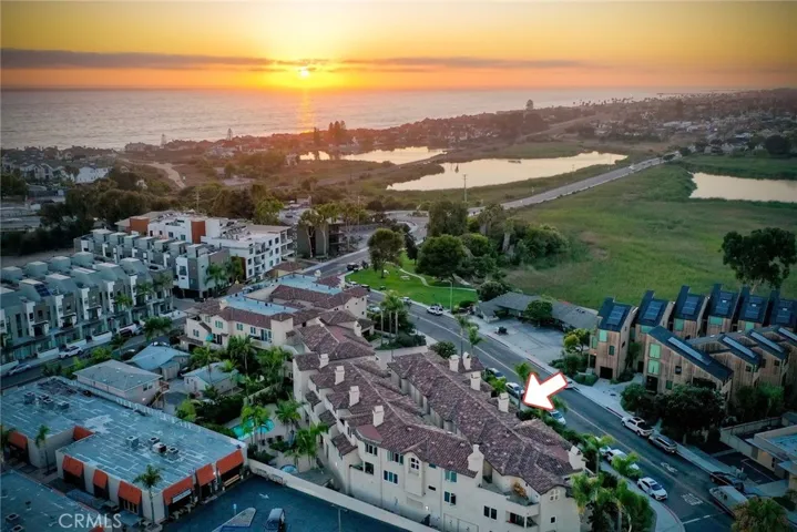 Carlsbad resort living in much sought after community of Laguna Pt. walking distance to restaurants, shopping and world class beaches.
