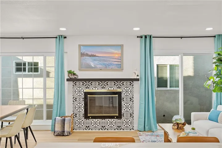 10511 Dewey Living Area