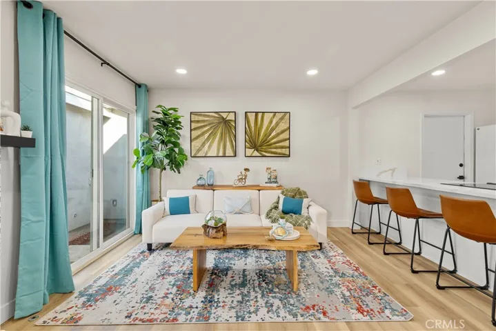 10511 Dewey Living Area