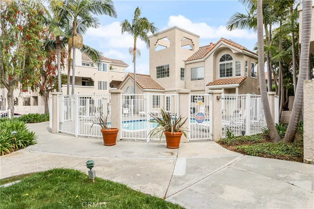 4561 Warner, Huntington Beach, California 92649 home-pic-33