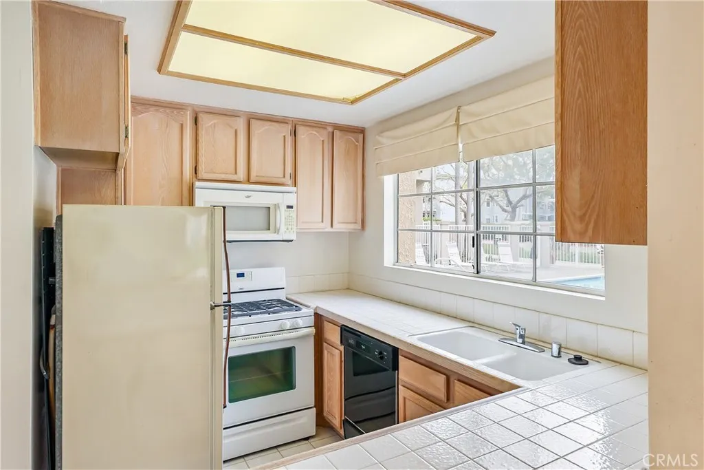 4561 Warner, Huntington Beach, California 92649 home-pic-36