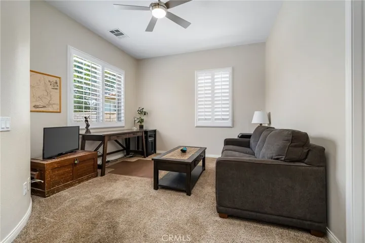 Office/Den/Guestroom