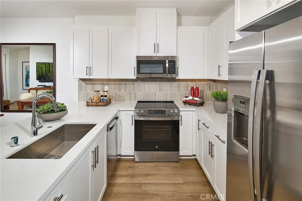 1305 W North Pinecrest, Ontario, California 91762 home-pic-9