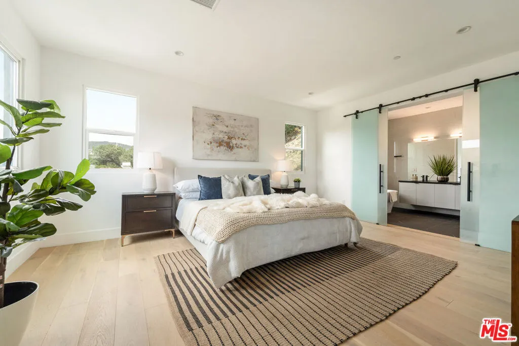 350 Mount Carmel Dr, Glendale, California 91206 home-pic-14
