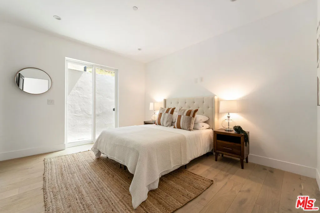 350 Mount Carmel Dr, Glendale, California 91206 home-pic-20