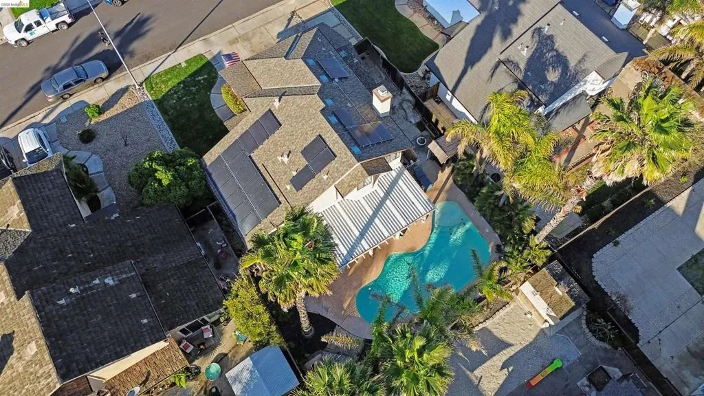 Bird's eye view of a pool area