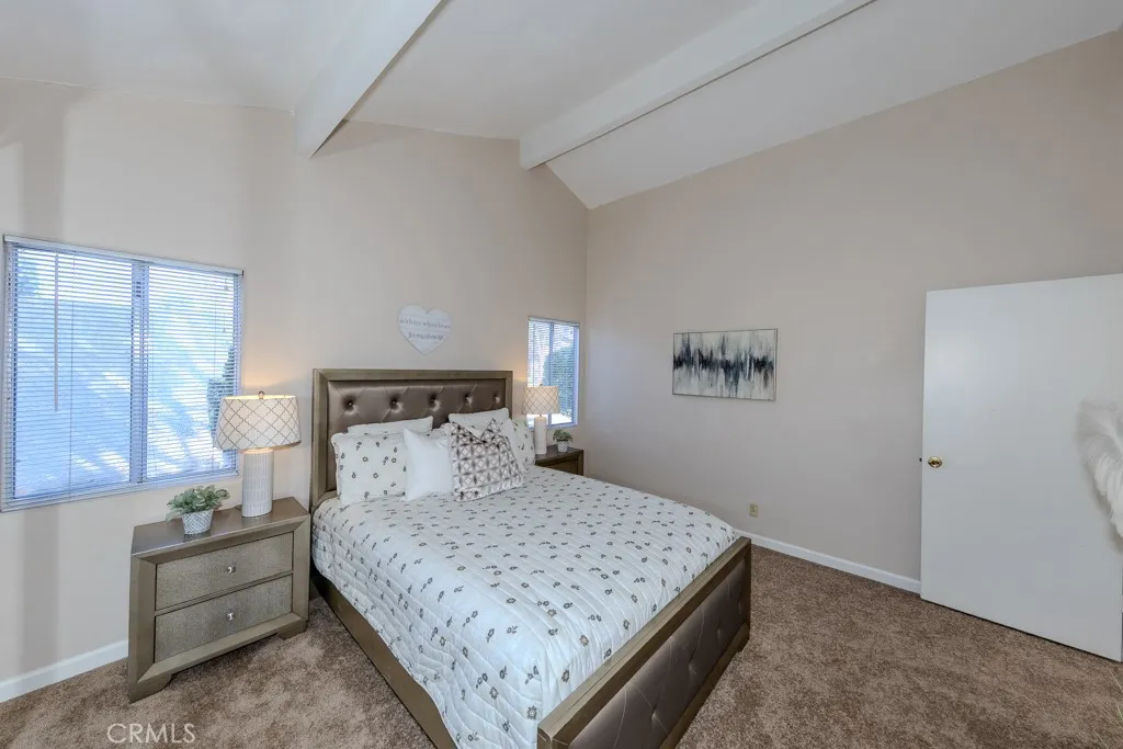 Queen bed in primary - a king bed can be accommodated