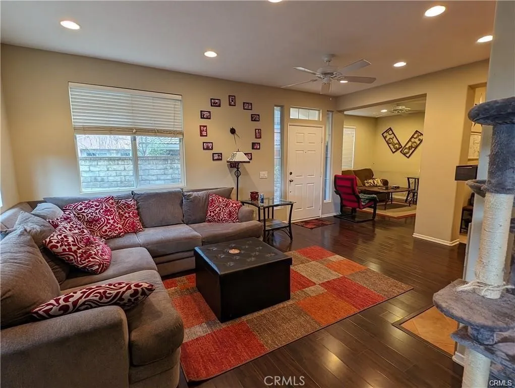 27976 Trillium Lane, Valencia, California 91354 home-pic-3