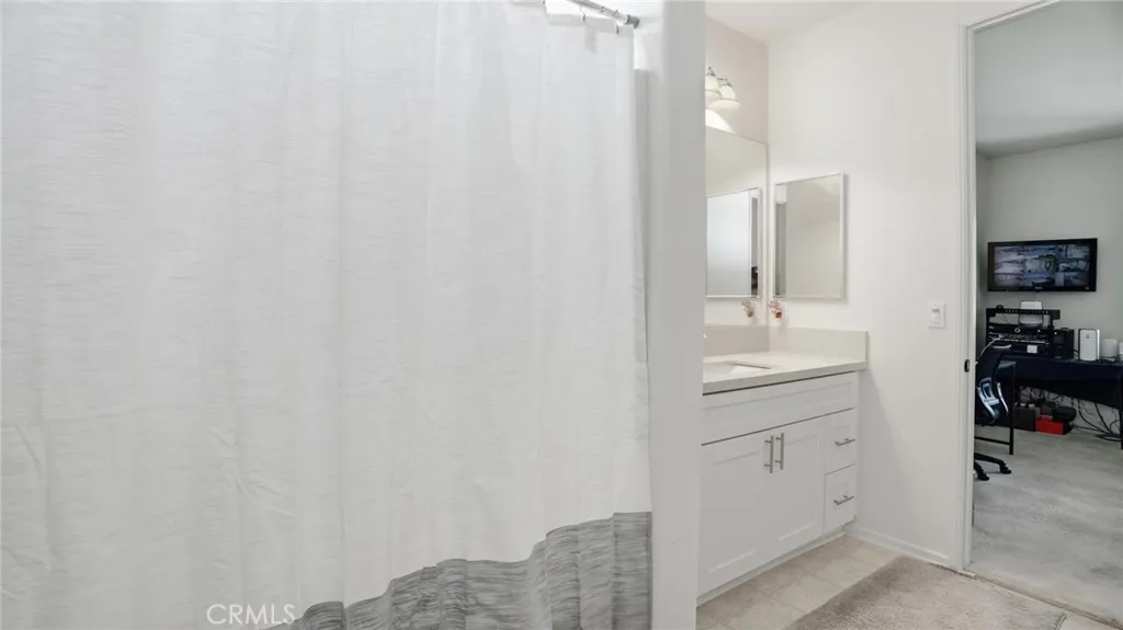 4727 W Vahan Court, Lancaster, California 93536 home-pic-23
