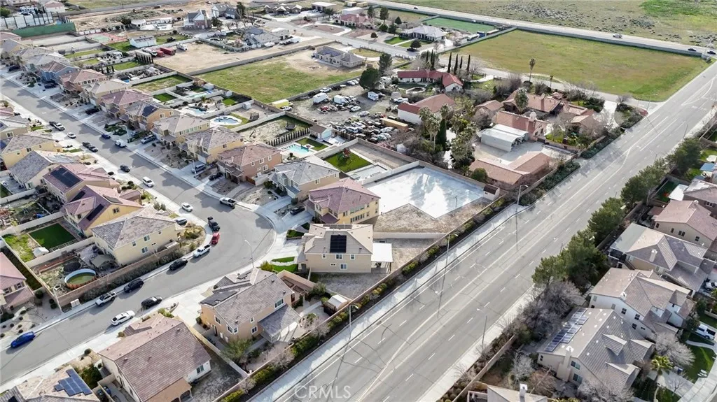 4727 W Vahan Court, Lancaster, California 93536 home-pic-68