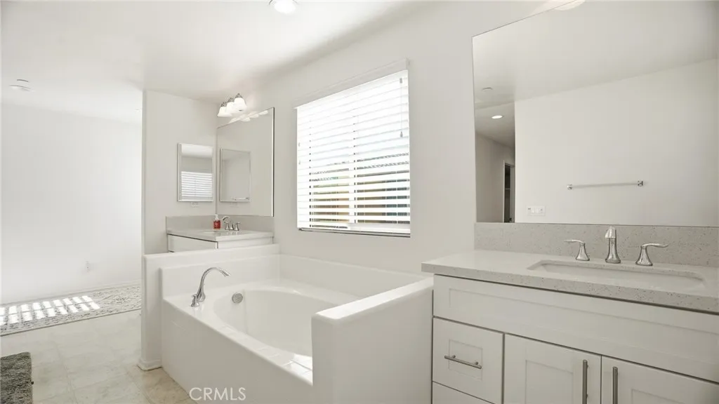 4727 W Vahan Court, Lancaster, California 93536 home-pic-35