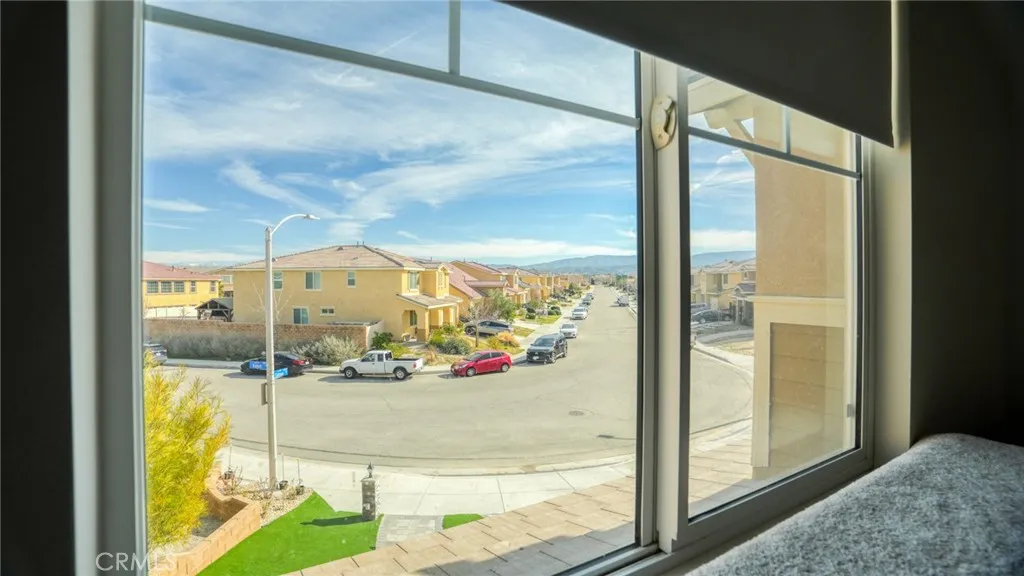 4727 W Vahan Court, Lancaster, California 93536 home-pic-47