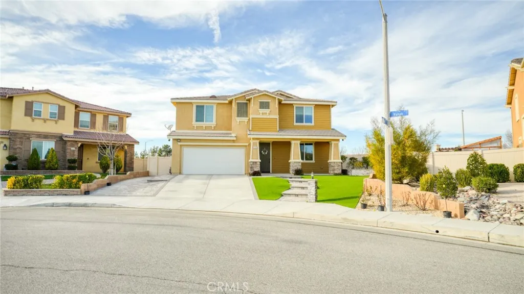 4727 W Vahan Court, Lancaster, California 93536 home-pic-1