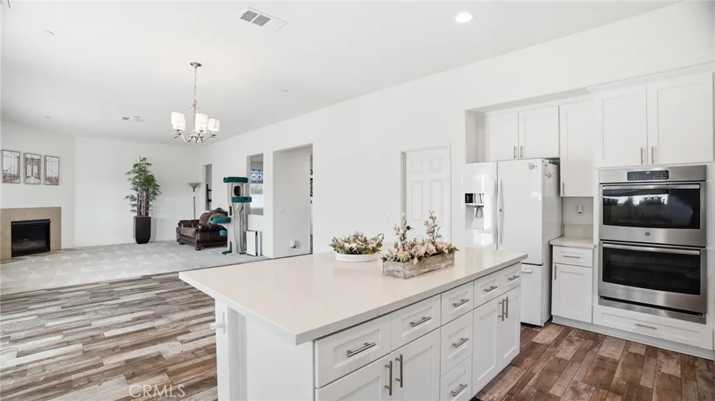 4727 W Vahan Court, Lancaster, California 93536 home-pic-13
