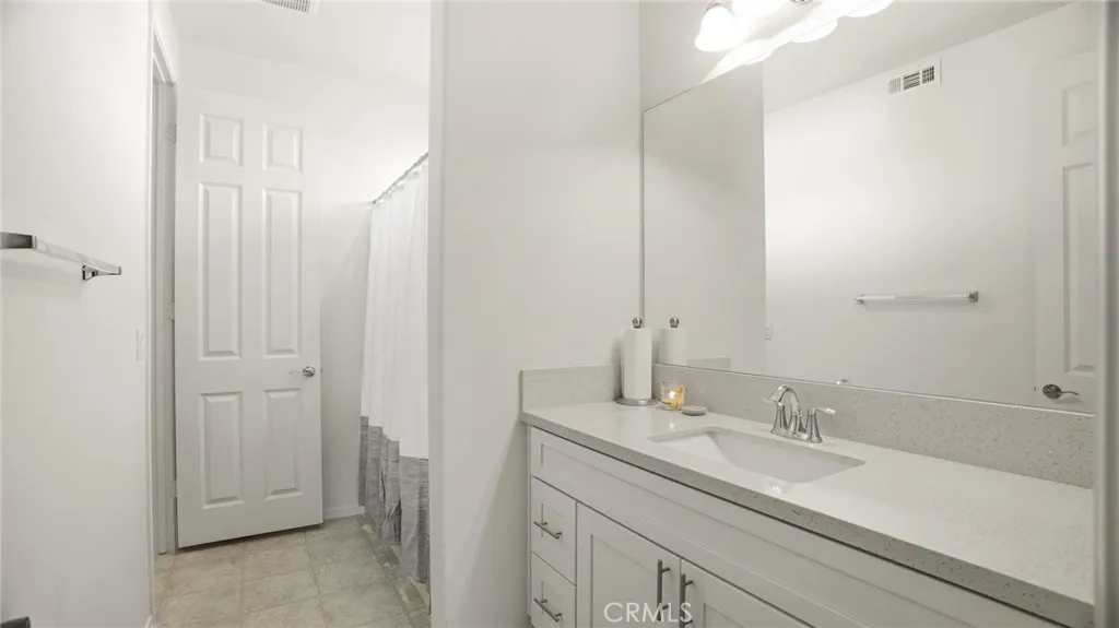 4727 W Vahan Court, Lancaster, California 93536 home-pic-21