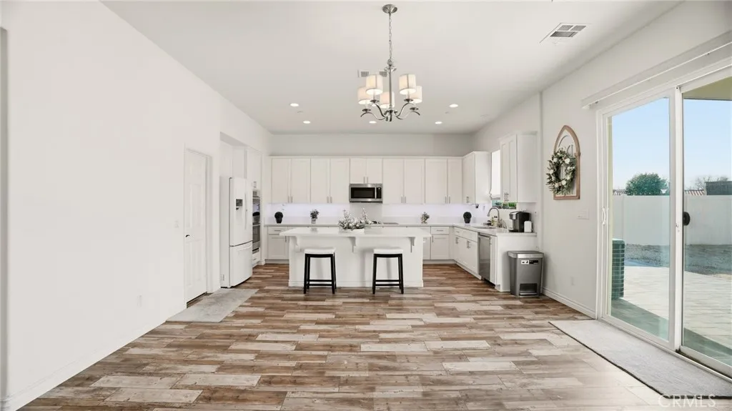 4727 W Vahan Court, Lancaster, California 93536 home-pic-9
