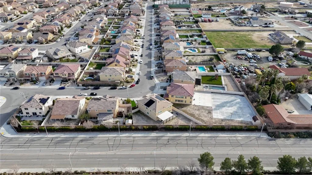 4727 W Vahan Court, Lancaster, California 93536 home-pic-69